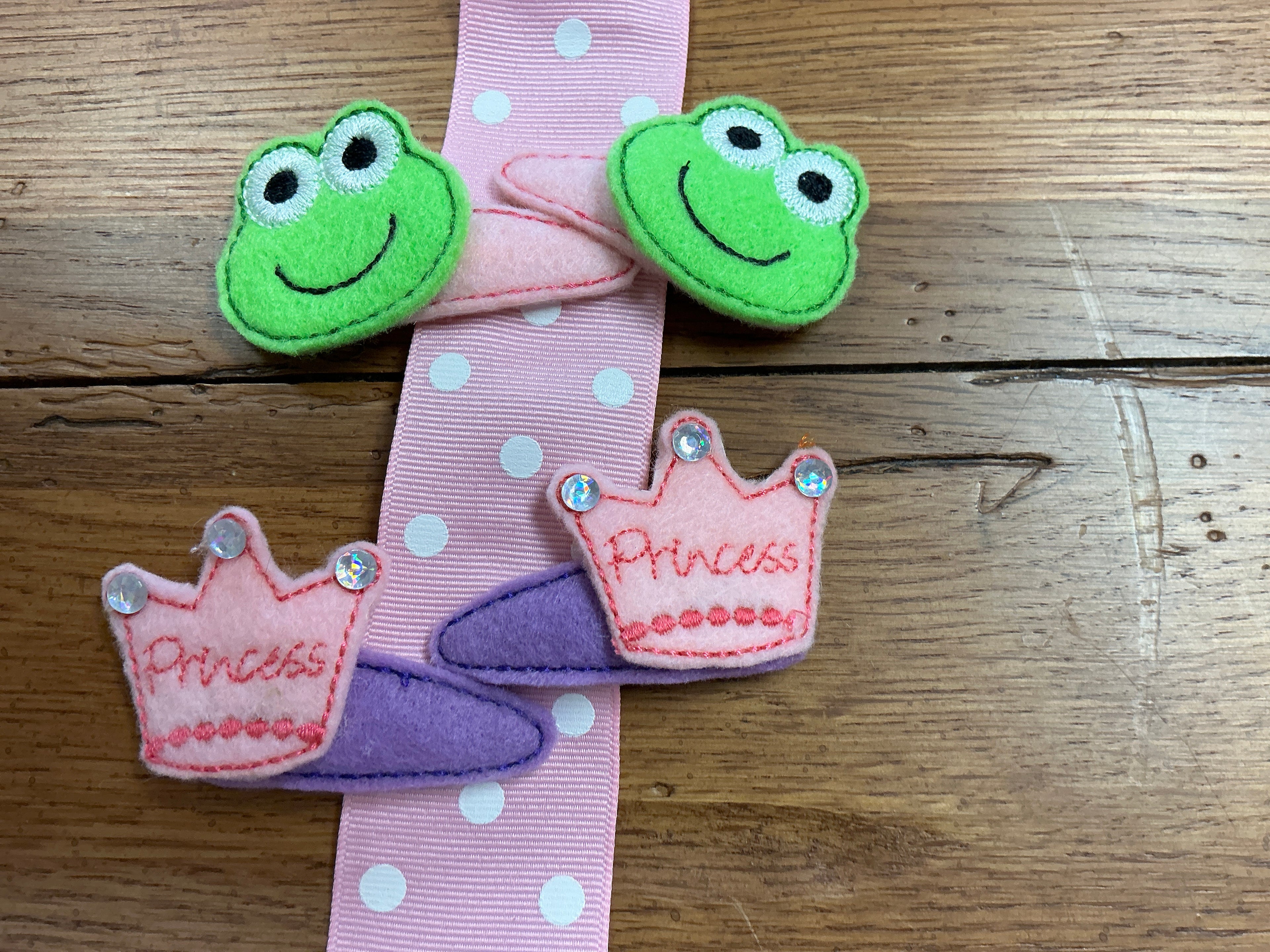 Felt clip barrettes-