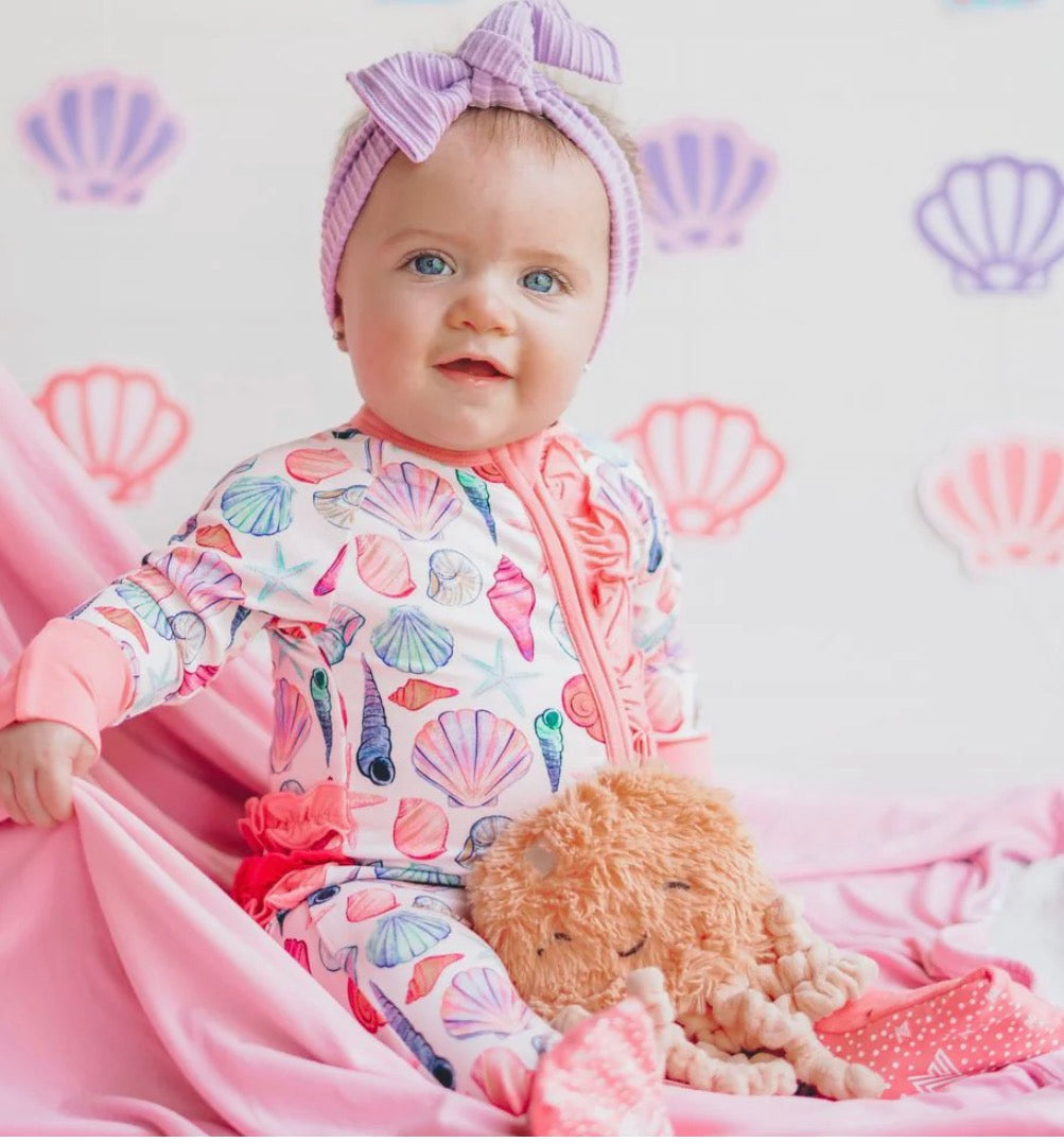Cute as Shell Ruffle footie snoozer
