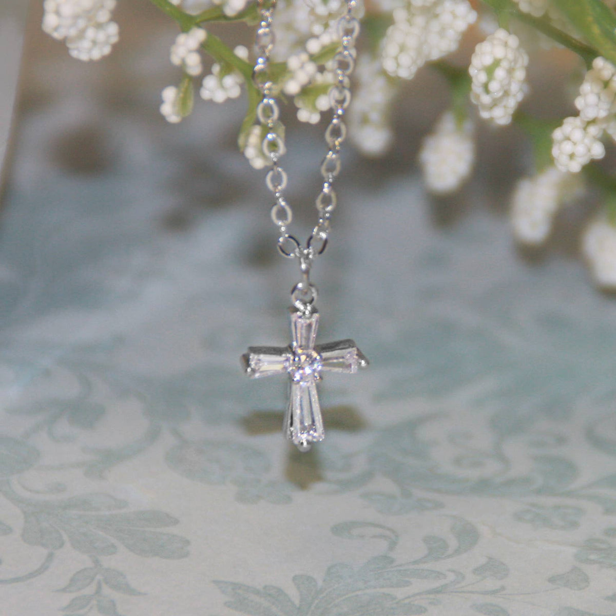 Collectables Am, Fine CZ Cross Necklace GG-1